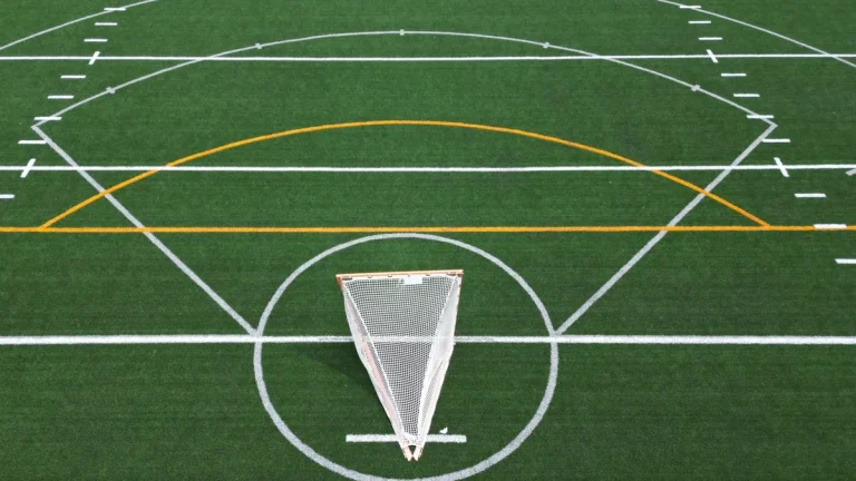How Artificial Turf Stands Up to Harsh Weather Conditions
