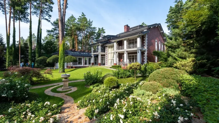 How to Measure Your Garden for Artificial Grass