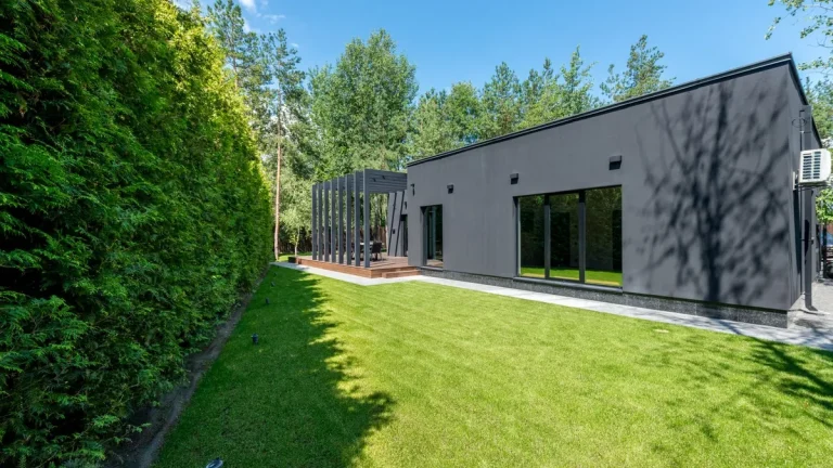 Outdoor Artificial Grass: 6 Common Myths Buyers Should Know