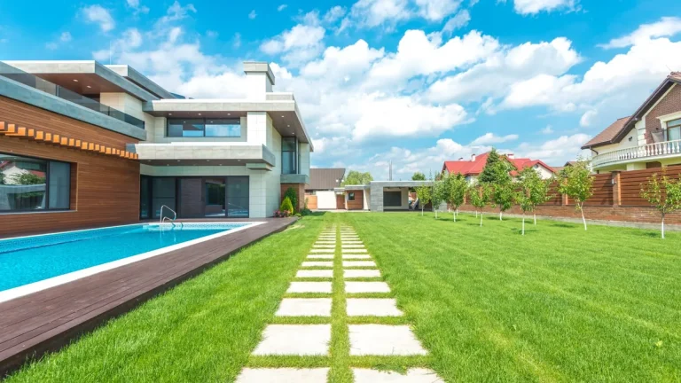 Pros and Cons of Artificial Grass Around a Pool: Honest Guide