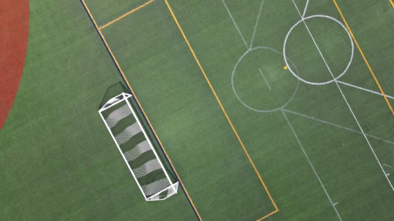Camadas de Especificação de Gramado Sintético para Futebol: Qual Grau se Adequa ao seu Campo?