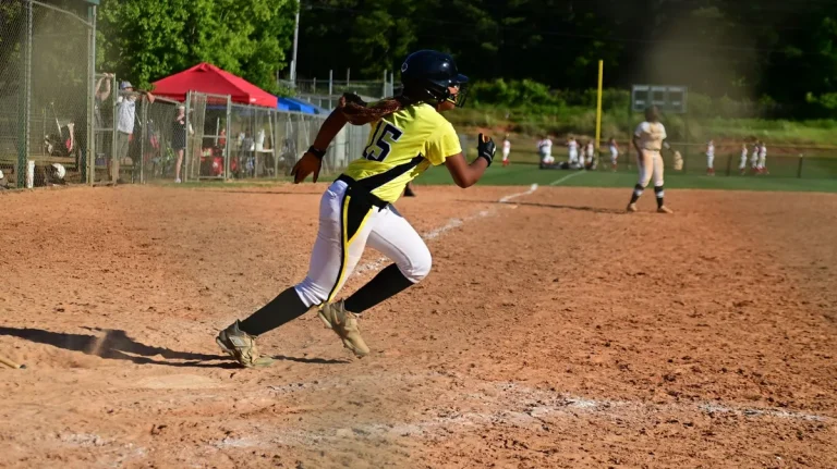 Dimensões do Campo de Softbol: Tamanhos Comuns por Nível